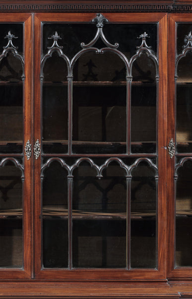 A Georgian Chippendale Breakfront Bookcase - BCB201