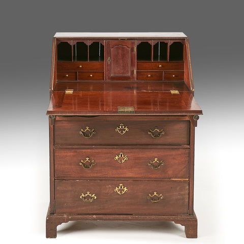A Small Georgian Bureau - REST24